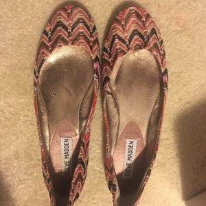 Steve Madden Tiki Flats Size 7.5
